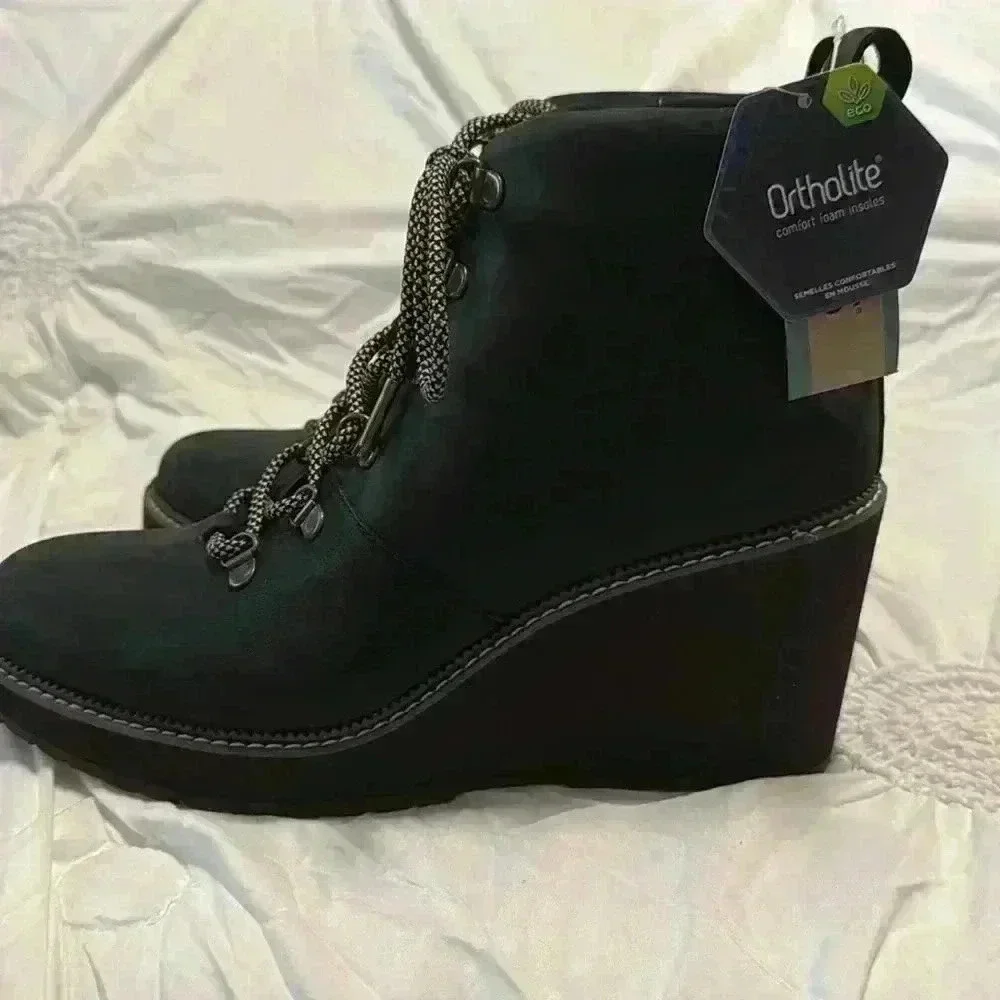 Tom’s Women’s Water Resistant Melrose Wedge in Black Oiled Nubuck Size 10